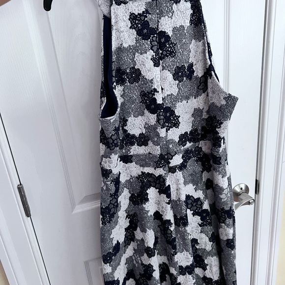 Ladies Size XL Truly Poppy Floral Lace Sleeveless Dress Black/Gray/White GUC - Picture 5 of 5